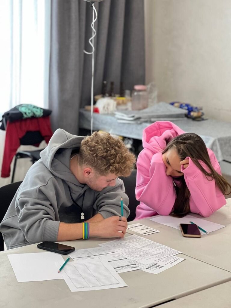 Підлітки проєкту Social Family